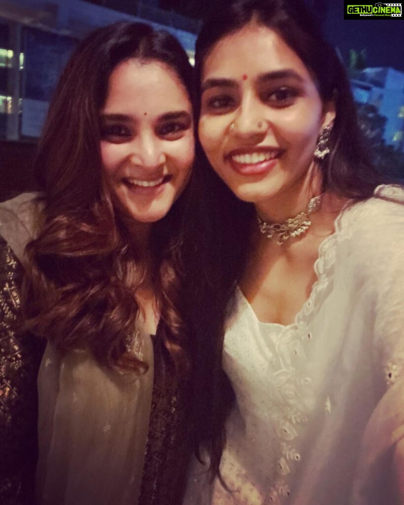 Divya Spandana Instagram - You know sometimes you watch a film and you’re at a loss of words because what you’ve just experienced is beyond expression?- Kantara is one of those. The film is something you have to, HAVE TO, experience. I learnt so much about Bhoota Kola and I truly believe that in the last 10 mins of the film, Rishab had a divine intervention in his performance. You will 100% agree with me after you watch the film. Rishab @rishabshettyfilms I cannot compliment you enough but I want to thank you for making us all so proud of this film and what you’ve done. Sapthami @sapthami_gowda you have amazing screen presence, and I’m astonished that this is only your second film, you’ve done exceptionally well. Arvind @arvindskash your amazing visuals immersed us into the world of Kantara. @hombalefilms @vkiragandur @karthik_krg how do you all manage to always get it right?! The winning streak continues ♥ @pragathirishabshetty congratulations on your debut performance 🤗 Kantara releases tomorrow, trust me when I say this- you don’t want to miss this one. Enjoy! P.s @rajbshetty choreography of the Bhoota Kola sequence is truly admirable 🤩