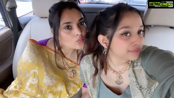 Divya Spandana Instagram - When Millennial meets Gen Z 💛💚 #weddingshenanigans Styling @sanaaakbarkhan Saree @ekayabanaras Draping Bhagya Jewelry @prathibhajewelleryhouse Bringing joy to my heart, my gorgeous niece