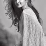 Divya Uruduga Instagram - Wait!! ♥️ Do you like black and white pictures? Do you like jackfruit? Do you like coffee? Do you like food? Do you like adventure? Do you like volleyball? Do you like singing? Do you like RCB? Yes?? So friends?? 🙌 🖤💛 Pc: @__madhusagar__ 😎 #divyauruduga #divyau #du #D #uruduga #DU #DUvians #thirthahalli #d #shivamoga #kpdu #arviya #arviyans #arya #preetiirali #live #love #laugh #peace #positivity #🧿