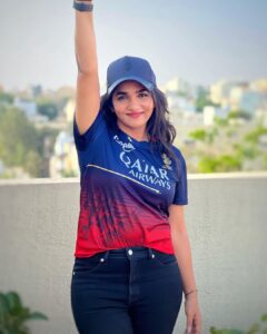 Divya Uruduga Instagram - RRRrrrrrCCccccBbbbbb♥️💃 

Pc: @darshan_uruduga 😎
💛🖤

#divyauruduga #divyau #du #D #uruduga #DU  #DUvians  #thirthahalli #d #shivamoga #kpdu  #arviya #arviyans #arya #preetiirali #live #love #laugh  #peace #positivity #🧿 #rcb #rcbforever #rcbians #royalchallengersbanagalore