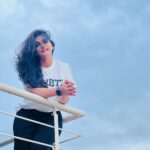 Divya Uruduga Instagram - I see you! 🦋 📸: @darshan_uruduga 😎 💛🖤 #divyauruduga #divyau #du #D #uruduga #DU #DUvians #thirthahalli #d #shivamoga #kpdu #arviya #arviyans #arya #preetiirali #live #love #laugh #peace #positivity #🧿