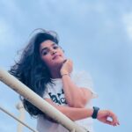 Divya Uruduga Instagram - I see you! 🦋 📸: @darshan_uruduga 😎 💛🖤 #divyauruduga #divyau #du #D #uruduga #DU #DUvians #thirthahalli #d #shivamoga #kpdu #arviya #arviyans #arya #preetiirali #live #love #laugh #peace #positivity #🧿