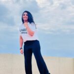 Divya Uruduga Instagram - I see you! 🦋 📸: @darshan_uruduga 😎 💛🖤 #divyauruduga #divyau #du #D #uruduga #DU #DUvians #thirthahalli #d #shivamoga #kpdu #arviya #arviyans #arya #preetiirali #live #love #laugh #peace #positivity #🧿