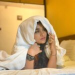Divya Uruduga Instagram - The Gumma series!! 👻👻 💛🖤 Pc: @chandu_s_a #divyauruduga #divyau #du #D #uruduga #DU #DUvians #thirthahalli #d #shivamoga #kpdu #arviya #arviyans #arya #preetiirali #live #love #laugh #peace #positivity #🧿