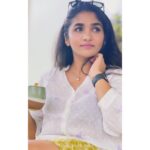 Divya Uruduga Instagram - HOPE🌻 💛🖤 #divyauruduga #divyau #du #D #uruduga #DU #DUvians #thirthahalli #d #shivamoga #kpdu #arviya #arviyans #arya #preetiirali #live #love #laugh #peace #positivity #🧿