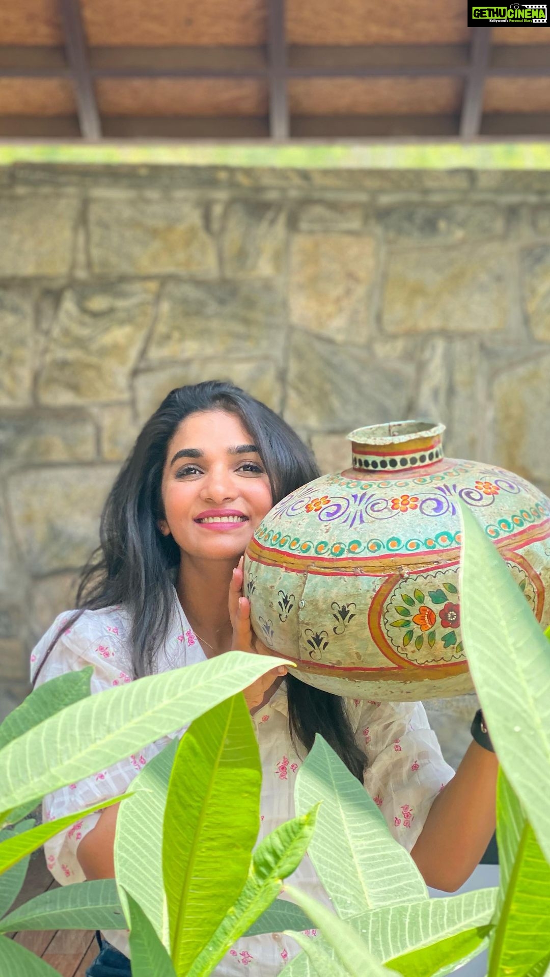 Divya Uruduga - 151.3K Likes - How are you?! it’s been a while…🦋
💛🖤
#divyauruduga #divyau #du #D #uruduga #DU #DUvians #thirthahalli #d #shivamoga #kpdu #arviya #arviyans #arya #preetiirali #live #love #laugh #peace #positivity #🧿