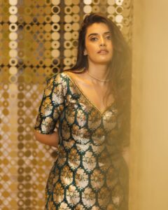 Divyansha Kaushik Instagram - Your girl in @raw_mango for @she_awards 💕

Thankyou @raw_mango and the entire team at the chennai store for making this happen! You guys saved the day and made it even better! 💃💃💃💃
Funny story- I managed to burn my outfit an hour before the event 🥲 And to the recuse came @malinikarthikeyan and @ambertikari 🙇‍♀️🙇‍♀️Thankyou guys for making my first raw mango happen!
Shot by @arunprasath_photography