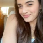 Divyansha Kaushik Instagram - Happy Sunday🙃