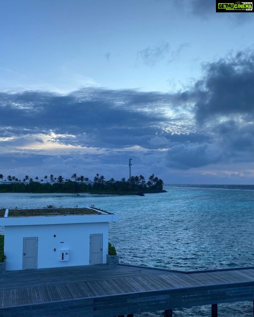 Divyansha Kaushik Instagram - The most unreal 🌊 Maldives