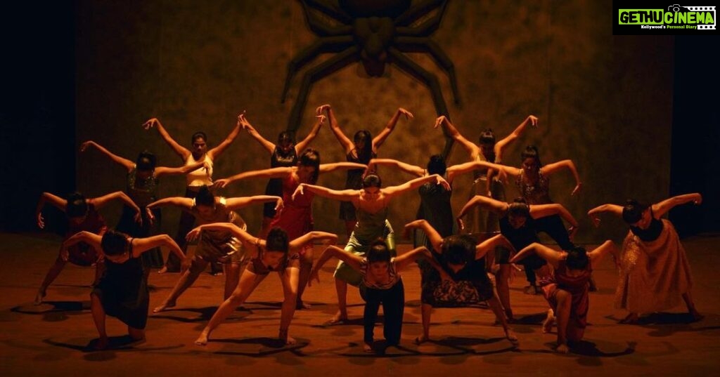 Divyansha Kaushik Instagram - ‘Theera’ ft @divyanshak Michael screengrabs #2 Directed by - @je.ranjit Choreography- @santhoshchoreo Music by the amazing - @samcsmusic 🙌 Costumes - @raji.raaga09 Assisted by - @swathiistati Colorist - @suresh__ravi Studio - @mangopost.production DOP team - @dopkarthik @saikrishnaarya @gangadharanrajagopal @vasim_n_ @24karatentertainment #dop #mood #vibe #narrative