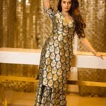Divyansha Kaushik Instagram - Your girl in @raw_mango for @she_awards 💕 Thankyou @raw_mango and the entire team at the chennai store for making this happen! You guys saved the day and made it even better! 💃💃💃💃 Funny story- I managed to burn my outfit an hour before the event 🥲 And to the recuse came @malinikarthikeyan and @ambertikari 🙇‍♀️🙇‍♀️Thankyou guys for making my first raw mango happen! Shot by @arunprasath_photography