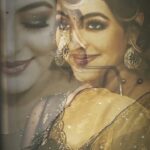 Durga Krishna Instagram - Nothing shakes the smiling heart. Costume & Styling : @arsignatureofficial Makeup : @vikas.vks.makeupartist @nikhil.makeup Hair : @shafi_bridal_makeover Video : @dushyanth_krishna_dk Video edit’s : @joel_geoeditz Special Thanks to @flowersonair