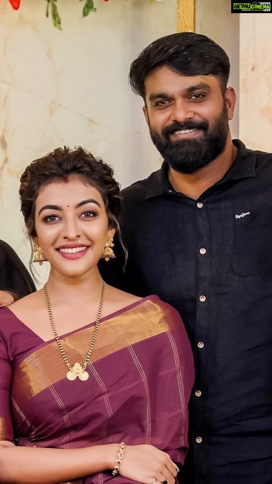 Durga Krishna Instagram - Mrs. Arjun Ravindran @arjunravindranofficial Makeup & Hair : @sajithandsujith PS. Enna Divorce, ethra naal.. Comments like these are restricted..🚫 Live and let live 🙏🏻😊
