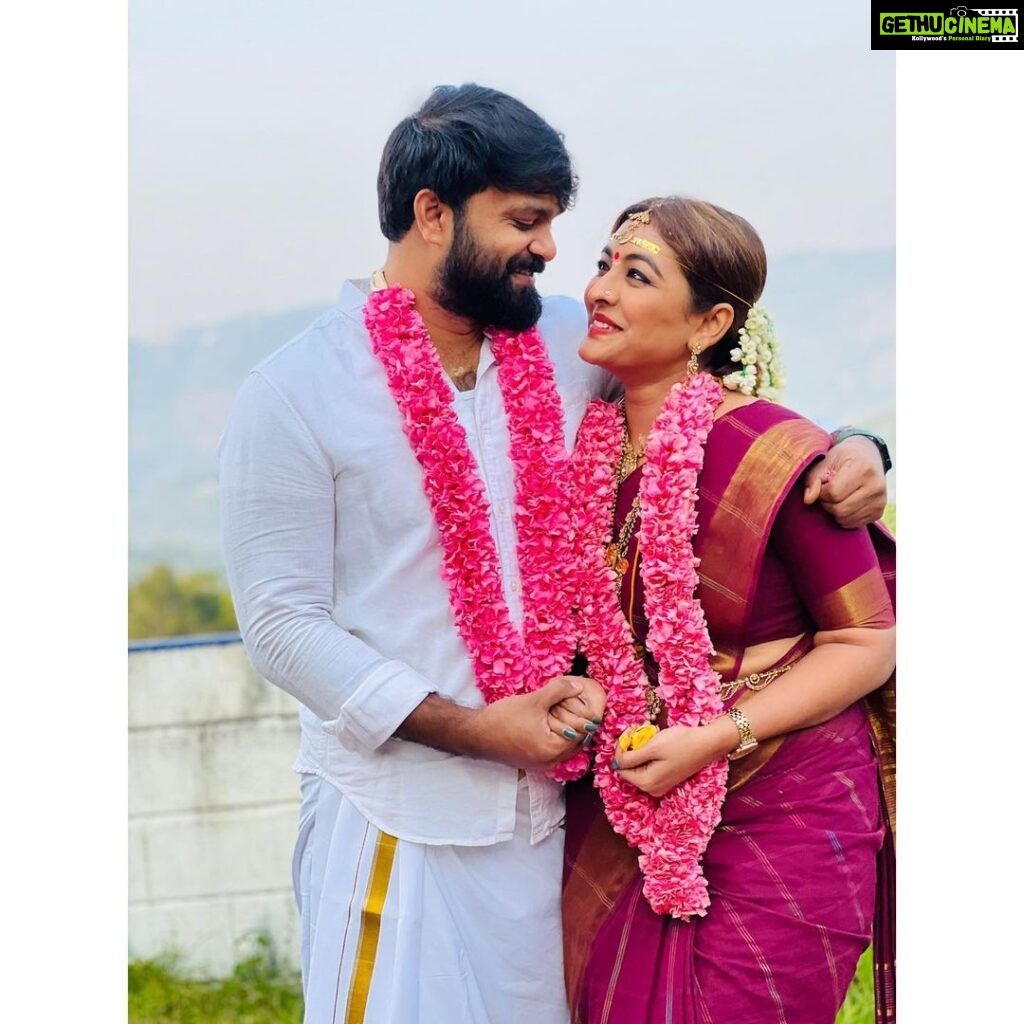 Durga Krishna Instagram - It’s a day to celebrate all the memories that we have created throughout this year. Happy Anniversary to you my dear.💕 @arjunravindranofficial 🧿 Thank you Duchaa @dushyanth_krishna_dk for capturing this ❤ Thank you @nikhil_eventia for making this happened.