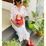 Durga Krishna Instagram - Gift hamper from my Husband @arjunravindranofficial and special day costume from @arsignatureofficial 😊 Happy Valentine’s Day ♥️ Photo courtesy : @dushyanth_krishna_dk