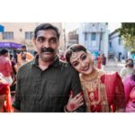 Durga Krishna Instagram - മനസ്സ് തുറന്നൊന്നു ചിരിക്കാൻ കഴിയുന്ന ഏതൊരു പെൺകുട്ടിക്കു പിന്നിലും മകളെ സ്വപ്നം കാണാൻ പഠിപ്പിച്ച ഒരച്ഛനുണ്ടാകും.. എന്നും ഈ അച്ഛന്റെ കിങ്ങിണി കുട്ടി ♥️ ഒരുപാട് സ്നേഹം 🙏🏻 Thank @coconut.weddings for capturing this love..