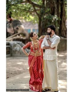 Durga Krishna Instagram - Hello Mr.Husband !

Makeup : @vikas.vks.makeupartist 
Groom Makeup : @nomarks_shibaz
Hair : @mani_hairstylist 
Jewellers : @lakshmijewellery916 
Costume : @paris_de_boutique 
Styling : @styledbysmiji 
Saree drapping : @bencyraji 
Assistant : @nikhilraj002

For Orginal pic : @coconut.weddings 

#DAshaadi
##loveisintheair #durgakrishna