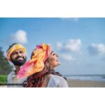 Durga Krishna Instagram - The beginning! @arjunravindranofficial Photography : @coconut.weddings Events : @eventiaevents @nikhil_eventia Costume for bride and groom : @paris_de_boutique Make-up @vikas.vks.makeupartist Hair stylist : @mani_hairstylist Styling : @styledbysmiji Location : @yantraayurvedicresort #DAshaadi #haldiceremony #loveisintheair #imgettingmarried #durgakrishna