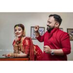 Durga Krishna Instagram - Thank you very much, Vikasetta.. I couldn’t have done all these without your help.. It was you who searched for best designs in my wedding Saari, Jewelleries, Make Up, Hair, Styling and other accessories to make me look like a beautiful bride on most memorable day of my life; my marriage. Your immense support were there with me from beginning of my career. I know the words wouldn’t be enough to describe my gratitude for you. Thank you very much,Ettaa.. Pls remain the same as my sweet brother forever. You are truly wonderful. Love you.. @vikas.vks.makeupartist