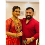 Durga Krishna Instagram - Thank you very much, Vikasetta.. I couldn’t have done all these without your help.. It was you who searched for best designs in my wedding Saari, Jewelleries, Make Up, Hair, Styling and other accessories to make me look like a beautiful bride on most memorable day of my life; my marriage. Your immense support were there with me from beginning of my career. I know the words wouldn’t be enough to describe my gratitude for you. Thank you very much,Ettaa.. Pls remain the same as my sweet brother forever. You are truly wonderful. Love you.. @vikas.vks.makeupartist