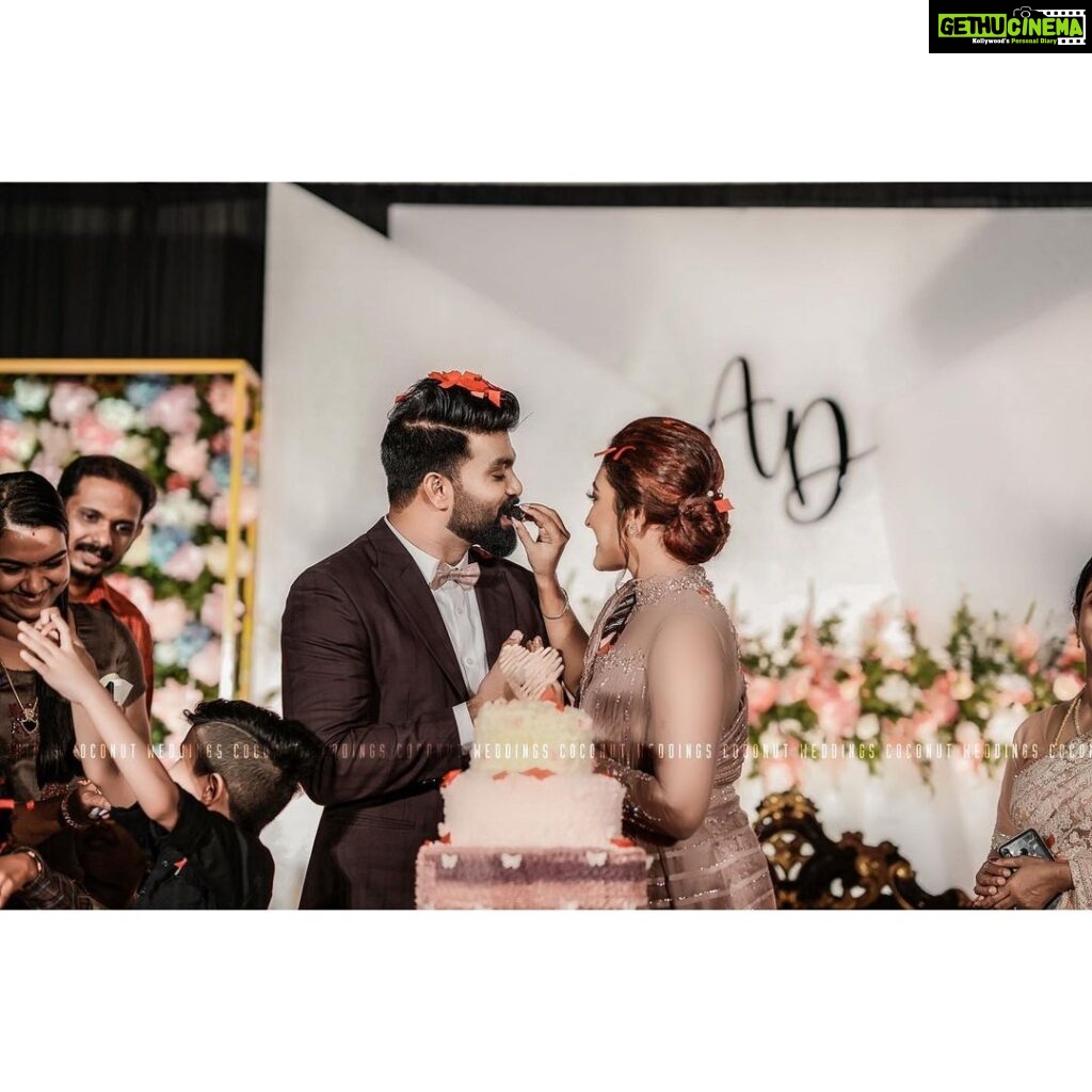 Durga Krishna Instagram - Wedding reception @arjunravindranofficial ♥️ #DAshaadi Photography : @coconut.weddings Events: @eventiaevents @nikhil_eventia Durga Makeup : @vikas.vks.makeupartist Arjun Makeup : @nomarks_shibaz Hair : @sudhiar.hairandmakeup Jewellers : @sangeetha916gold Costume: @paris_de_boutique Styling : @styledbysmiji Entertainment team : my @volcanodancecompany ♥️ Wedding cake : @sugarbeans.cochin Assistant : @nikhilraj002