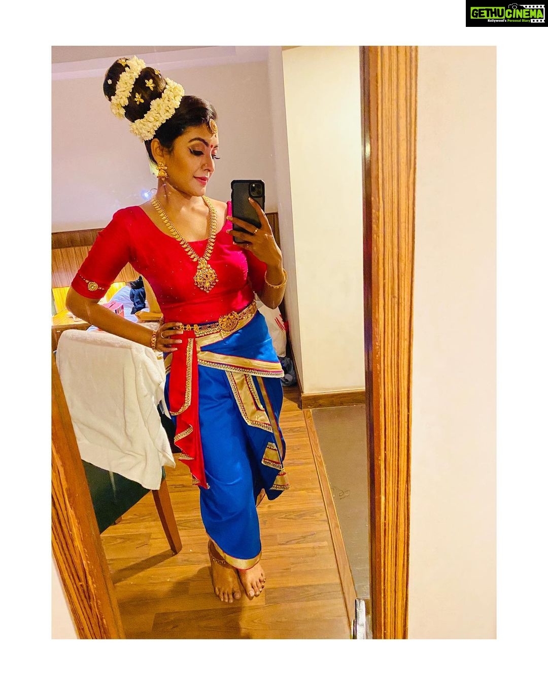 Durga Krishna Instagram - #lalonamnallonam 2020 Make up : @monish_mathai_makeup_artist_ Ornaments : @parakkat_jewels