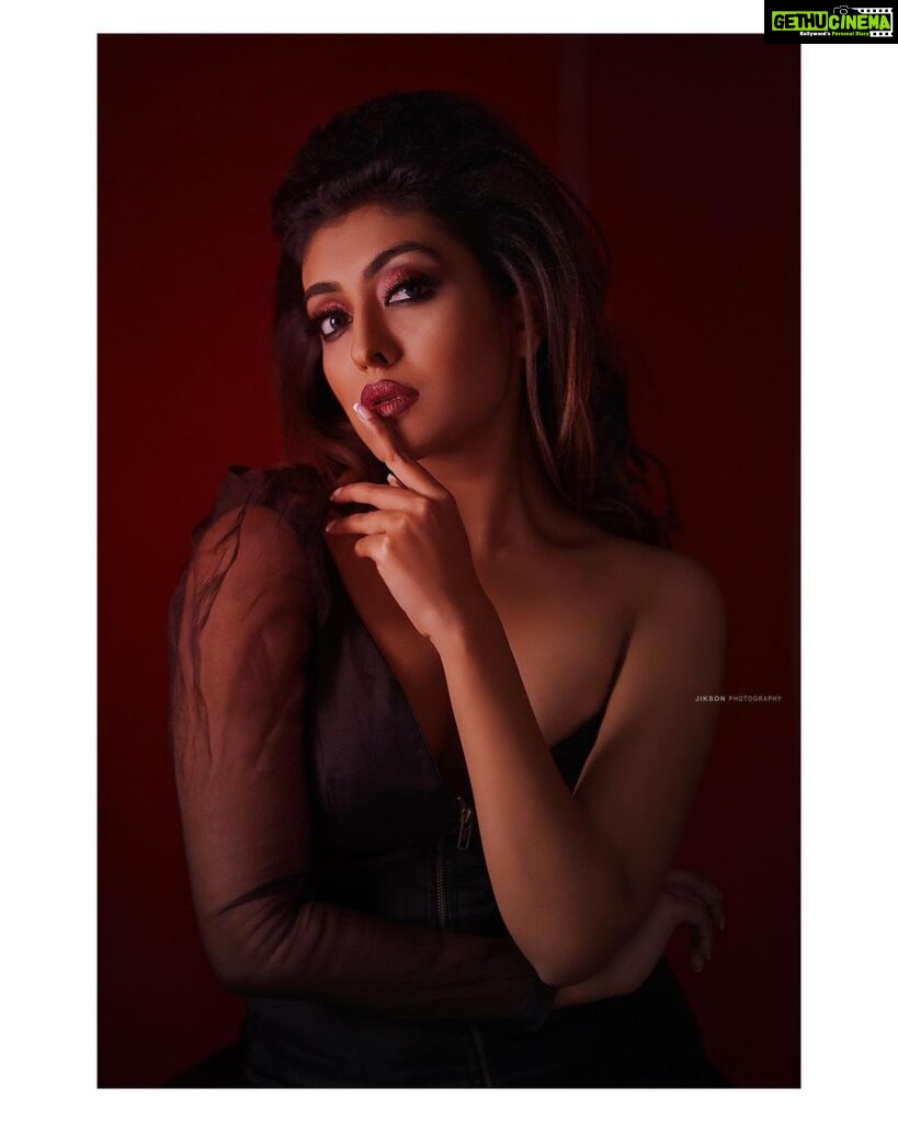 Durga Krishna Instagram - Once you’ve matured you realise, silence is more powerful than proving a point! . The boss bitch 🙂 In Frame : @durgakrishnaartist Concept, direction and photograpy @jiksonphotography Makeup: @vikas.vks.makeupartist Hair: @sudhiar.hairandmakeup Wearing: @paris_de_boutique Stylist: @gayathrikishore_gk Production and studio : @thestudioloc Assistant: @a____p____t @bipinsivan akshay_chandran____ @photographer_indeed Design : @magicwand_by_loc Special thanks to : @dalu_krishnadas @soorajskofficial Studio Loc
