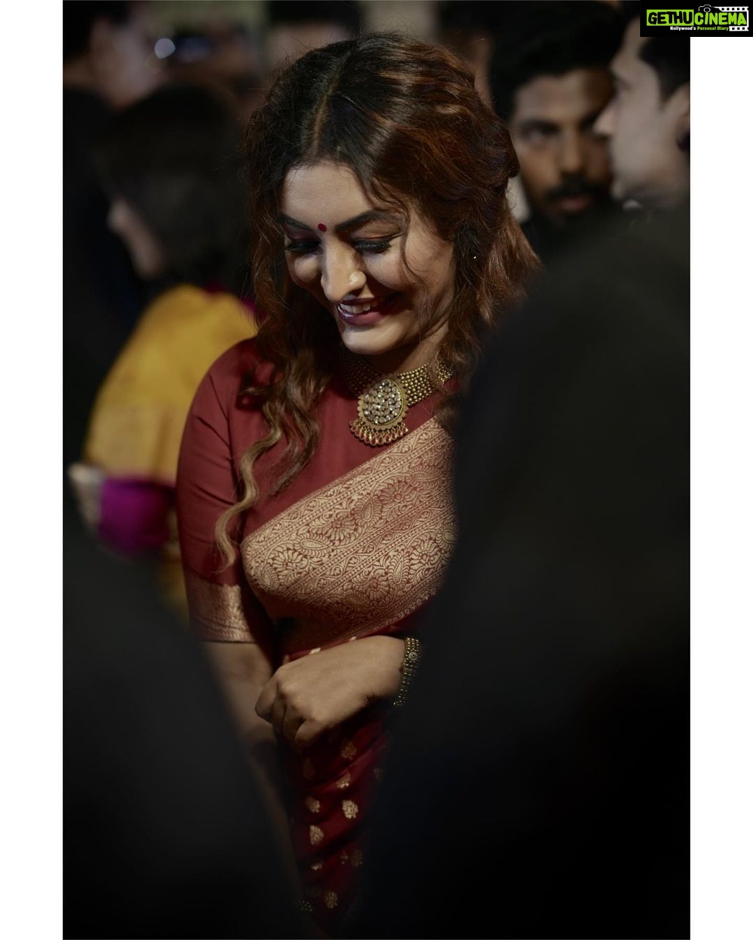 Durga Krishna Instagram - #kalyannavarathri Make up : @vikas.vks.makeupartist Hair : @nikhil_vks Styling : @sanliya_sabu Saree draping : @sindhu_valsan Costume: @khajuraho_boutique_ Jewellery: @dcjewellers.official