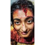 Durga Krishna Instagram – ഉടൽ വെള്ളിയാഴ്ച്ച റിലീസ് ആവുകയാണ്. ഇതിലെ
ആക്ഷൻ രംഗങ്ങളിൽ അഭിനയിച്ചതിന്റെ ത്രില്ല് നാളുകൾ കഴിഞ്ഞിട്ടും മാറിയിട്ടില്ല. ആ ദിവസങ്ങൾ മറക്കാനാകാത്ത അനുഭവങ്ങളുടേതാണ്. ഇന്ദ്രൻസ് ചേട്ടന്റെ ക്യാരക്ടറിനെ ഞാൻ സിനിമയിൽ ചാച്ചൻ എന്നാണ് വിളിക്കുന്നത്. ലൊക്കേഷനിലും അങ്ങനെ തന്നെയാണ് വിളിച്ചത്. പിന്നീട് ആ കഥാപാത്രവുമായി നേരിട്ട് ഏറ്റുമുട്ടുന്നുണ്ട്. ആക്ഷൻ രംഗങ്ങൾ ചിത്രീകരിക്കുമ്പോൾ പലപ്പോഴും ഇടിയും ചവിട്ടുമൊക്കെ കൊള്ളുമായിരുന്നു. ഞാൻ ചാച്ചനെ ചവിട്ടുന്ന ഒരു രംഗമുണ്ട്. ചാച്ചന് ശരിക്കും ആ ചവിട്ട് കൊണ്ടു. വേദന കൊണ്ട് അദ്ദേഹം  ചുരുണ്ടുകൂടി. ഞാനുൾപ്പെടെ എല്ലാവരും അമ്പരന്നുപോയി. പക്ഷെ അദ്ദേഹം കൂളായിട്ടാണ് അതിനെ എടുത്തത്. 

നമ്മൾ പലപ്പോഴും കണ്ടിട്ടും കേട്ടിട്ടുമുള്ള സംഭവങ്ങളെ  തീവ്രമായ ഒരു അനുഭവമാക്കി  മാറ്റാൻ സംവിധായകൻ രതീഷ് രഘുനന്ദന് കഴിഞ്ഞു. സിനിമയുടെ ടീസർ ഇറങ്ങിയതോടെ പല കോണുകളിൽ നിന്നും എനിക്ക് മെസേജുകൾ വന്നു. ഇന്റിമേറ്റ് സീനുകളിൽ അഭിനയിച്ചത് ഞാൻ തന്നെയാണോ എന്നായിരുന്നു പലർക്കും അറിയേണ്ടത്. ആ കഥാപാത്രം അങ്ങനെയൊരാളാണ്. അപ്പോൾപ്പിന്നെ അതൊഴിവാക്കാൻ കഴിയില്ലല്ലൊ. കഥ കേൾക്കുമ്പോൾ തന്നെ എനിക്ക് അതറിയാമായിരുന്നു. ഒരു ആർട്ടിസ്റ്റ് എന്ന നിലയിൽ അതെന്റെ കടമയുമാണ്. 

ഗോകുലം മൂവീസിന്റെ ഈ ചിത്രത്തിന് നിങ്ങൾ എല്ലാവരുടേയും പിന്തുണ അഭ്യർത്ഥിക്കുന്നു.

#Udal Tomorrow onwards in theatres.