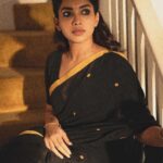 Dushara Vijayan Instagram - கருவிழி நிறத்தவள்🖤 . . . Shot by : @georgesimon_m H&M : @renuka_mua Blouse : @prabhavofficial London, United Kingdom