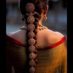Dushara Vijayan Instagram - Shot by : @photonimage_by_daran Assistance : @arul.cool Makeup : @renuka_mua Jewellery : @nacjewellers Hairstylist : @puii_c_ammy @syla_hair_extensions Location assistance : @prasanthpowar #photography #indianwomen #traditionalwear #vintage #reels #traditional #antiquejewelry #antiques #indiangirls #grainisgood #raw