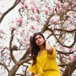 Dushara Vijayan Instagram - Shot by : @georgesimon_m Hair stylist : @renuka_mua Location : @kewgardens Outfit : @zara