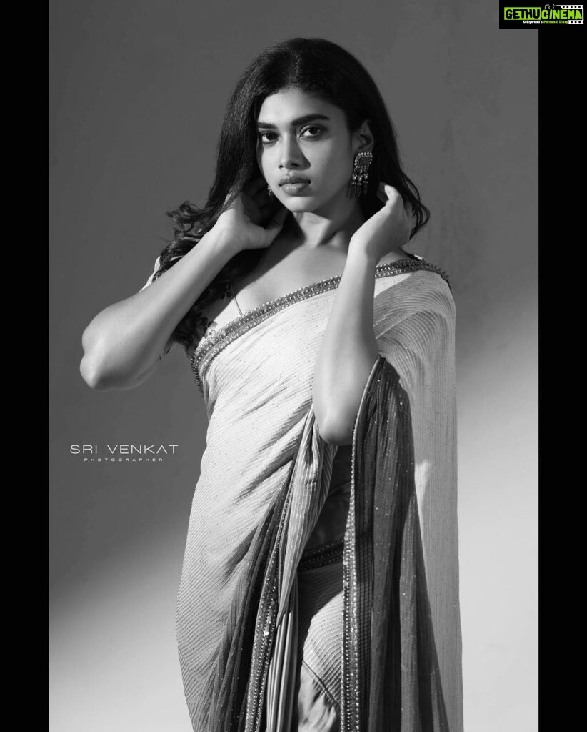 Dushara Vijayan Instagram - Shot by : @sri6venkat Outfit : @studio149 Jewellery: @nacjewellers Hairstylist : @puii_c_ammy Location : @studiovibes.in