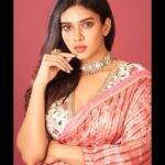 Dushara Vijayan Instagram - Shot by : @sri6venkat Jewellery : @nacjewellers Hairstylist : @puii_c_ammy Outfit : @stylemuze Assistance : @prasanthpowar @pradeepbujji23 Location : @studiovibes.in #kazhuvethimoorkkan promotions