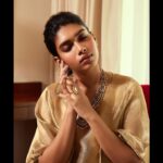 Dushara Vijayan Instagram – Shot by : @vinothdk 
Jewellery : @nacjewellers 
Hairstylist : @puii_c_ammy 
#kazhuvethimoorkkan promotions