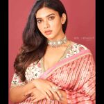 Dushara Vijayan Instagram - Shot by : @sri6venkat Jewellery : @nacjewellers Hairstylist : @puii_c_ammy Outfit : @stylemuze Assistance : @prasanthpowar @pradeepbujji23 Location : @studiovibes.in #kazhuvethimoorkkan promotions