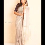 Dushara Vijayan Instagram - Shot by : @sri6venkat Jewellery : @nacjewellers Hairstylist : @puii_c_ammy Blouse : @studio_thari Assistance : @prasanthpowar @pradeepbujji23 Location : @studiovibes.in #kazhuvethimoorkkan promotions