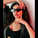 Dushara Vijayan Instagram - XoXo,gossip girl🖤 . . Shot by : @thememoryboat and team Makeup Artist : @renuka_mua Hair stylist : @puii_c_ammy Assistance : @prasanthpowar #styleinspo #style #fashion #black #sassy #whatiwear #stylestatement