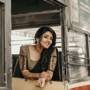 Eesha Rebba Instagram - Unakkaka kattirukkiren 🥀

Conceptualised by : @arunprajeethm 
Shot by: @deepak_durai_photography
Team : @avinashelango
Makeup : @reenapaiva 
Hairstylist : @venki_hairstylist 
Outfit by : @ivalinmabia