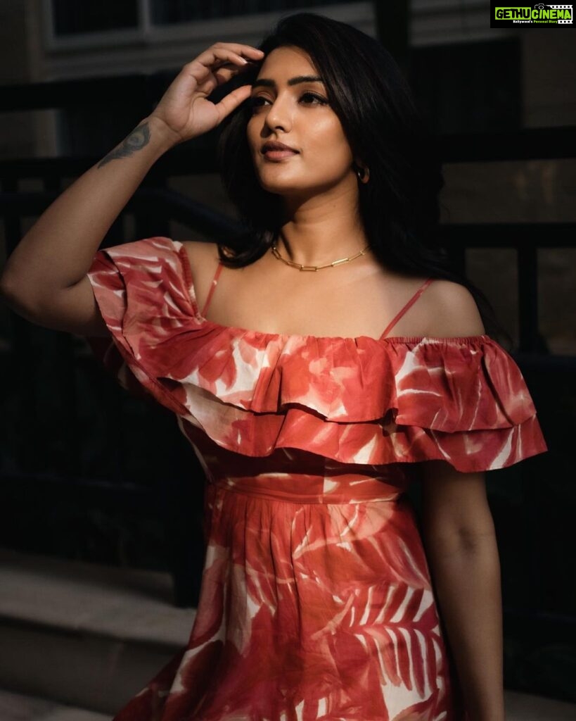 Eesha Rebba Instagram - What’s on my mind ? Clicked by @rohitnagsai Makeup : pavan Hair @durgarao_kvv