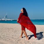 Elena Roxana Maria Fernandes Instagram - Paint it red! ❤️ . . . Photographer : @fotomanipulationz Outfit: @nicodidonna . . #paint #red #hot #shoot #shootdiaries #travel #slay #beach #hotbod #body #fashionista #bodypositive #positivity #beauty #glam #glow #style #stylish #ootd #outfitoftheday #outfit #travelandslay #sealife #dubai #dubaitravel