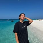 Elena Roxana Maria Fernandes Instagram – Forever my happy place!
.
.
.
.
#kinanretreat #happy #place #happiness #sun #beach #sand #blue #sunkissed #beauty #pretty #glam #glow #ootd #retreat #leisure #travel #slay #forever #maldives #island #maldivesislands Maldives