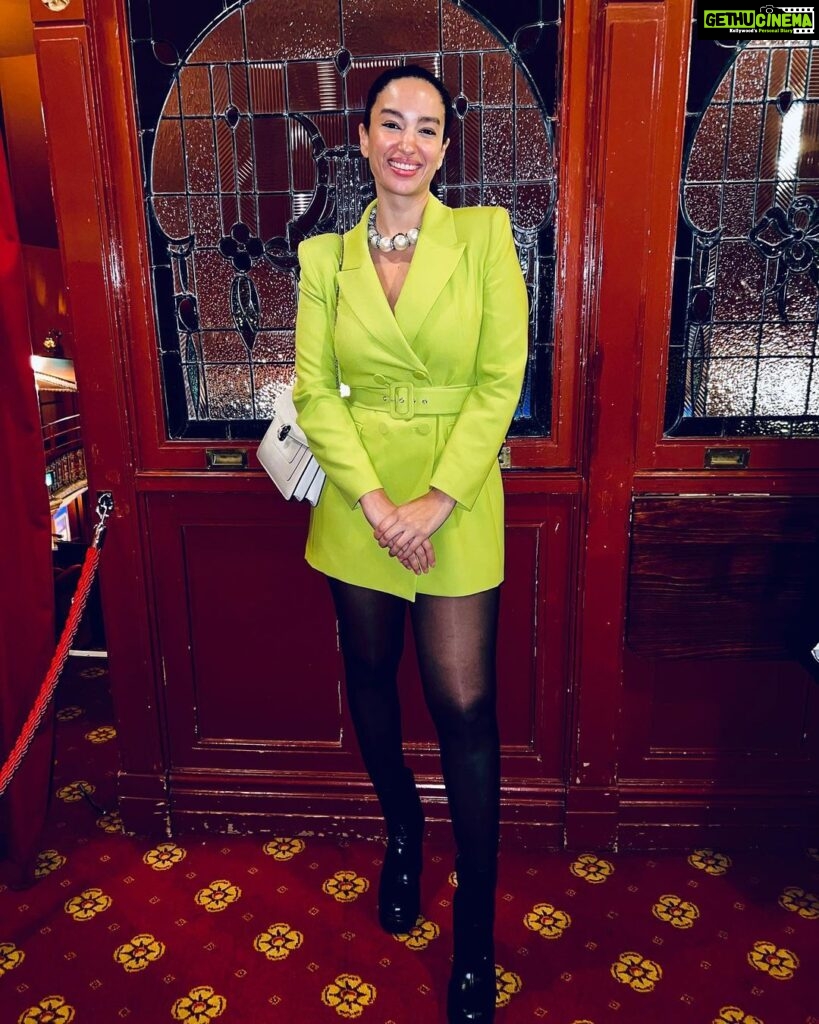 Elena Roxana Maria Fernandes Instagram - About last night, it was wonderful to attend the press night of @thebodyguarduk at the @newwimbledontheatre . . PR @jayjayprofficial . . . #thebodyguarduk #pressnight #event #show #happy #smile #happiness #beauty #beautiful #fashion #style #accessories #glam #glow #pretty #dress #outfit #ootd #outfitoftheday #gettyimages #musical #londonevents #newwimbledontheatre New Wimbledon Theatre