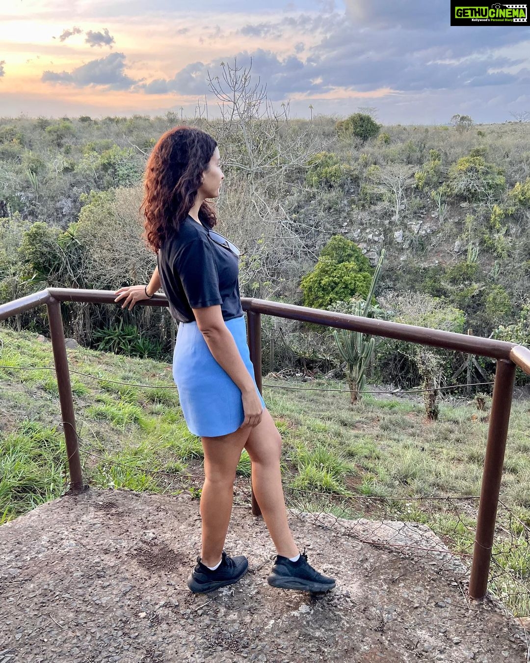Elena Roxana Maria Fernandes Instagram - Sunsets and wilderness! . . . . #wilderness #sunset #travel #traveldiaries #green #forest #jungle #nature #walk #shoot #beauty #natural #love #travelandslay #style #fashion #glam #glow