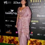 Elena Roxana Maria Fernandes Instagram - Glimpses from an amazing @iifa weekend! . . Photographer: @chiliverishiva Outfit: @nitikagujralofficial @amigos.rizwan @rizwanssk Stylist: @khojiiii MUA: @nabila_salon @tauseefahmed.official Hair: @hashu_stylist Jewellery: #UmeshJivnaniLuxuryJewels #UmeshJivnani . . #iifarocks #iifa #wabudhabi #outfitoftheday #iifa2023 #beauty #beautiful #saree #ootd #glam #glow #pretty #abudhabi #fashion #style #showstopper #travel #traveldiaries #slay #shine #glimpse #weekend Abu Dhabi, United Arab Emirates