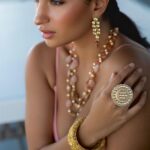 Elena Roxana Maria Fernandes Instagram - Precious . . . . . @monamunshi @label_rm @modemodelsdxb @frontierraasdubai . . . #precious #style #outfit #ootd #outfitoftheday #indian #style #stylefashion #pose #natural #makeup #traditional #skin #beaut #beautiful #pretty #jewellery #accessories #jewels #beauty #shoot #shootdiaries #glam #glow