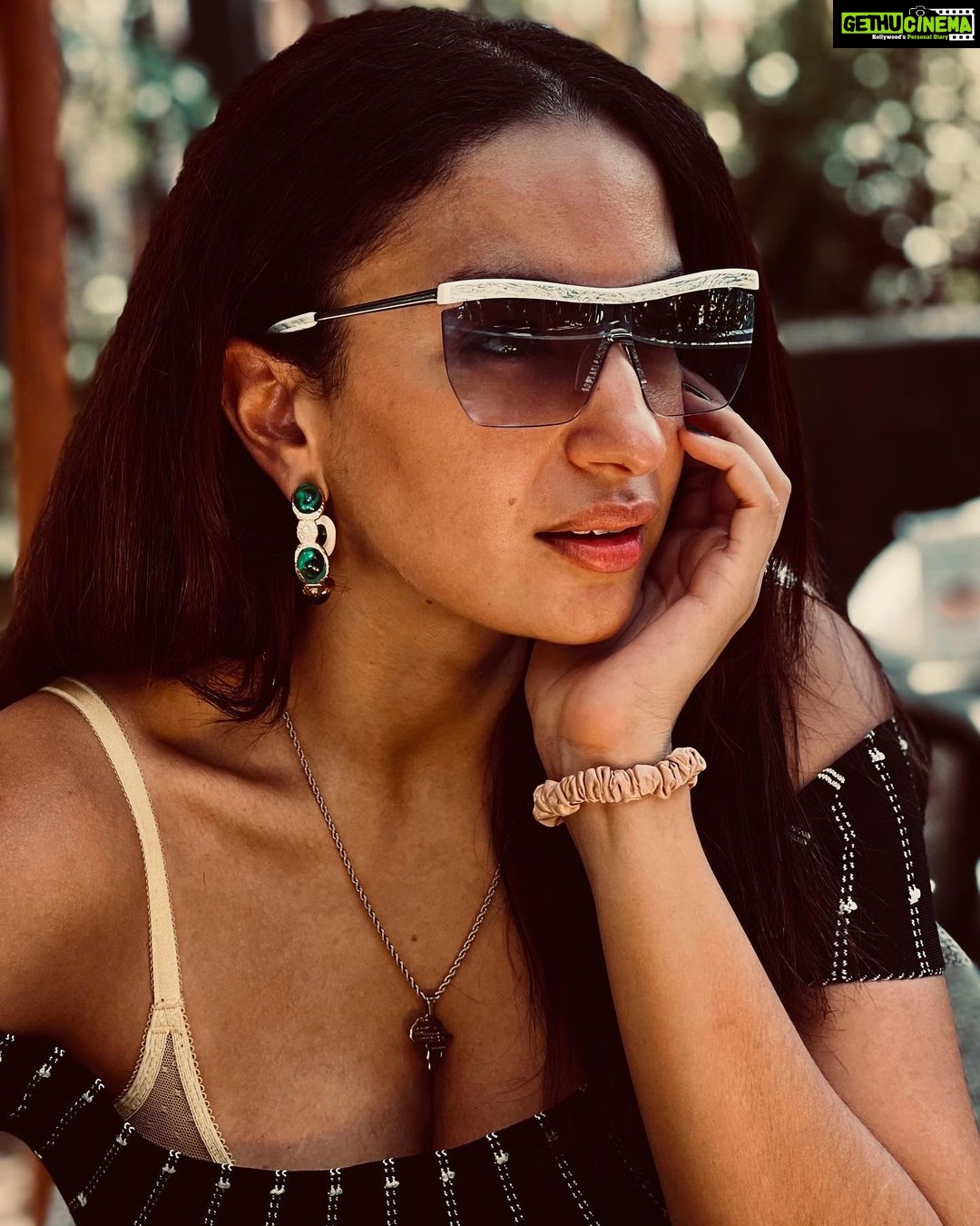 Actress Elena Roxana Maria Fernandes HD Instagram Photos and Wallpapers ...