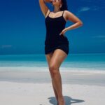 Elena Roxana Maria Fernandes Instagram - Back in paradise! ❤️ . . . 📸 @titanofthesea 👗 @calvinklein 💍 @kennethcole 👓 @delargehouse @goodsagency 🏢: @kinanhotels . . #paradise #bluesky #black #beauty #sun #sand #sea #blackdress #ootd #outfitoftheday #glam #glow #slay #beach #maldives #maldivestravel #kinan #kinanretreat #travel #traveldiaries Maldives