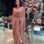 Elena Roxana Maria Fernandes Instagram - Pretty in pink ❤️ Stunning piece from @bhumikagrover @amigos.rizwan @rizwanssk #pinksaree #wedding #pink #flowers #beauty #beautiful #traditional #saree #ootd #outfitoftheday #love #glam #glow #poss #slay #sareefashion #fashion #style