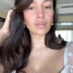 Elena Roxana Maria Fernandes Instagram - Slay everyday! . . . . #slay #everyday #transitions #goldenmakeup #naturalglow #whitedress #reelitfeelit #instareels #reelkarofeelkaro #trends #outfit #ootd #fashion #style #outfitoftheday